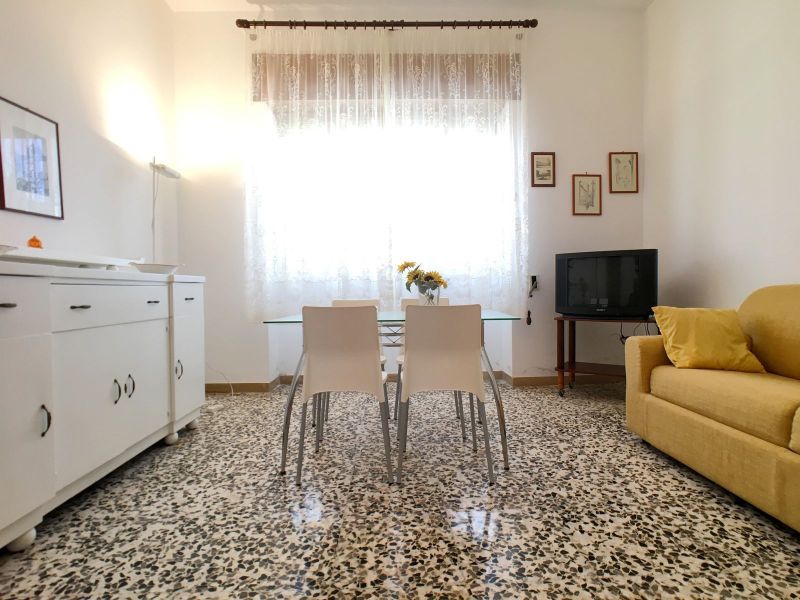 foto 6 Affitto tra privati Ugento - Torre San Giovanni appartement Puglia Lecce (provincia di) Salotto