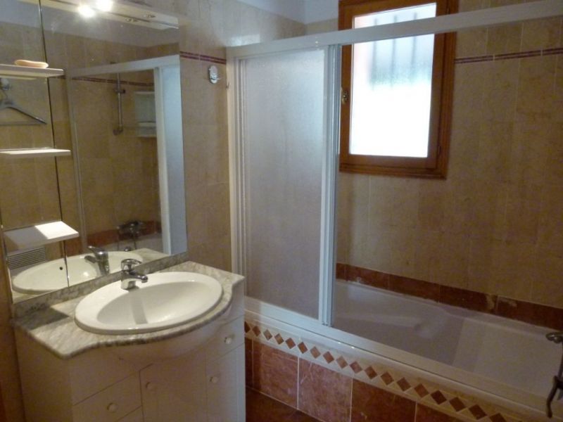 foto 9 Affitto tra privati Rgusse maison Provenza Alpi Costa Azzurra Var Bagno