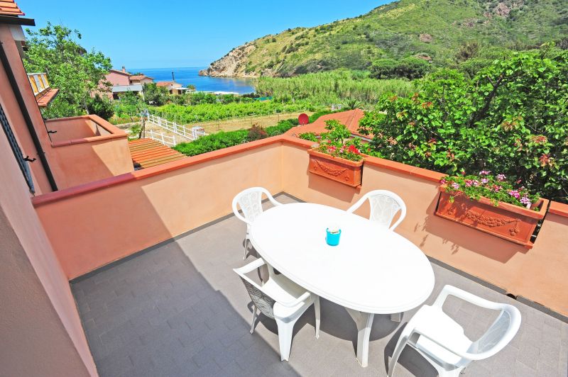 foto 3 Affitto tra privati Rio nell'Elba appartement Toscana Isola d'Elba Vista dal terrazzo