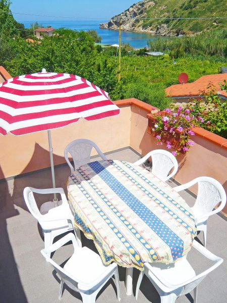 foto 4 Affitto tra privati Rio nell'Elba appartement Toscana Isola d'Elba Vista dal terrazzo