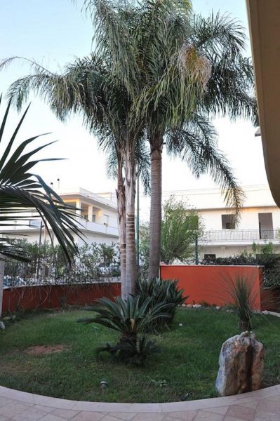 foto 5 Affitto tra privati Ugento - Torre San Giovanni appartement Puglia Lecce (provincia di) Giardino