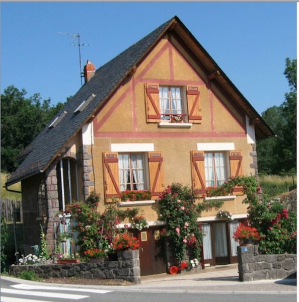 foto 1 Affitto tra privati Besse et Saint Anastaise gite Alvernia Puy-de-Dme Vista esterna della casa vacanze
