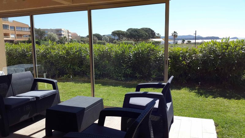 foto 3 Affitto tra privati La Londe-les-Maures appartement Provenza Alpi Costa Azzurra Var Vista dal terrazzo